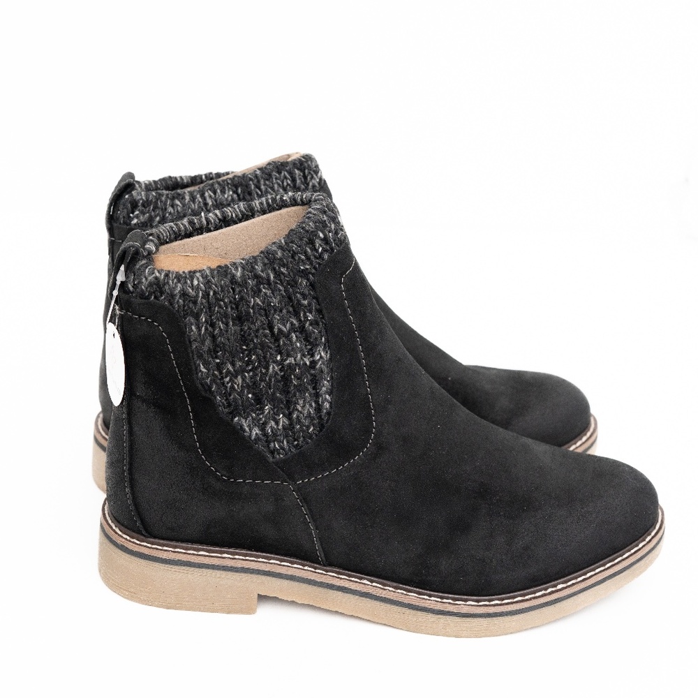Comfortiva - Ottawa Suede Ankle Booties – Black